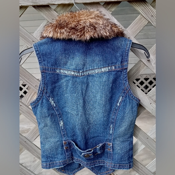 Squeeze Jeans Blue Jean Vest with Removable Fur Collar - Picture 3 of 5